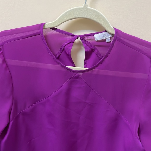 1.State magenta blouse with sheer shoulders. Size XS - Picture 7 of 9